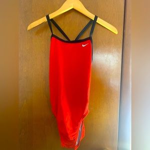 Nike one piece bathing suit size 4